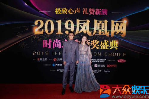 杜江霍思燕携手出席时尚活动 杜江谈：“爱国是一种时尚”