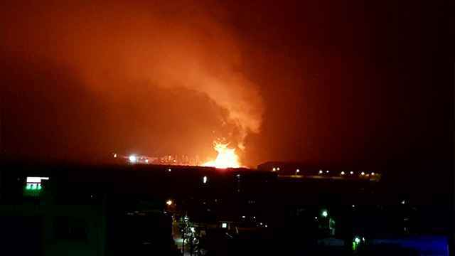韩国一部队仓库半夜起火 传出多次爆炸声