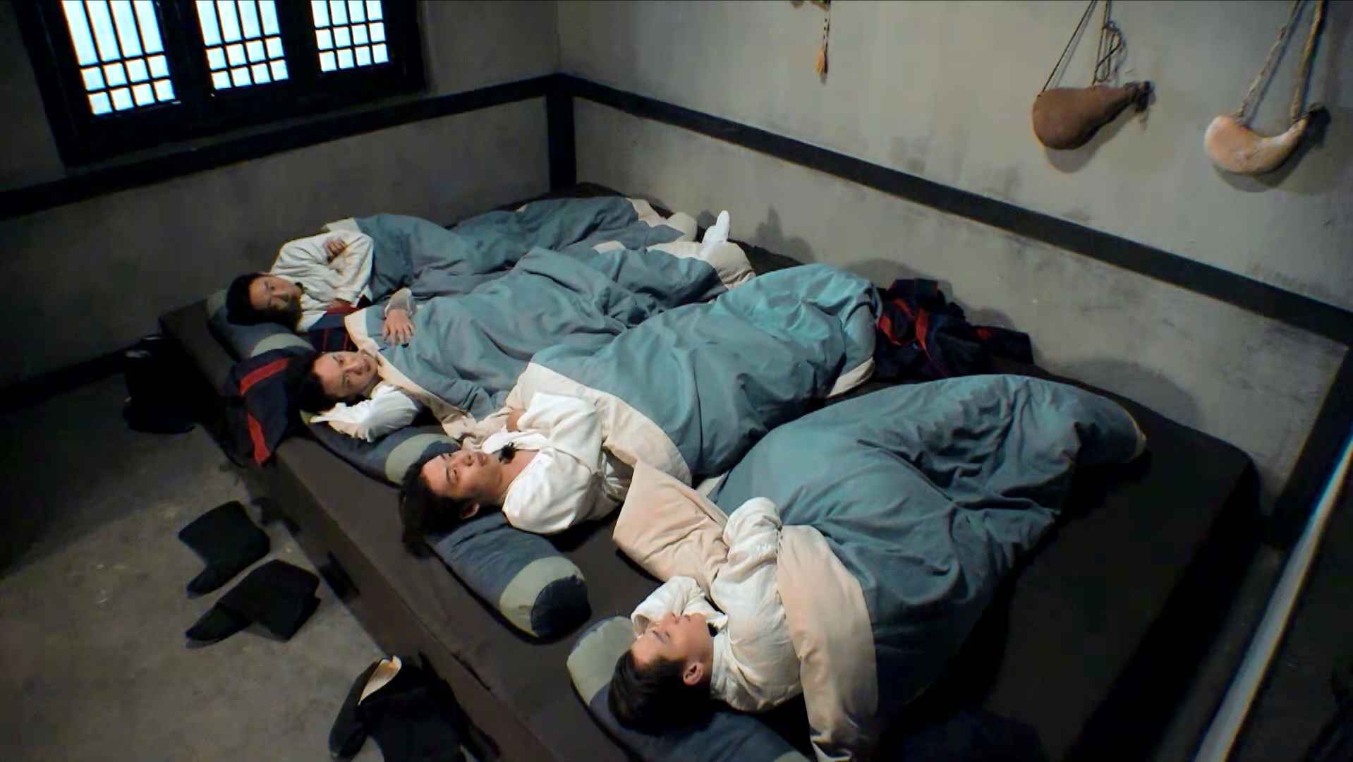 《穿越吧》杨迪柯南附体破谜案 凌潇肃开年终总