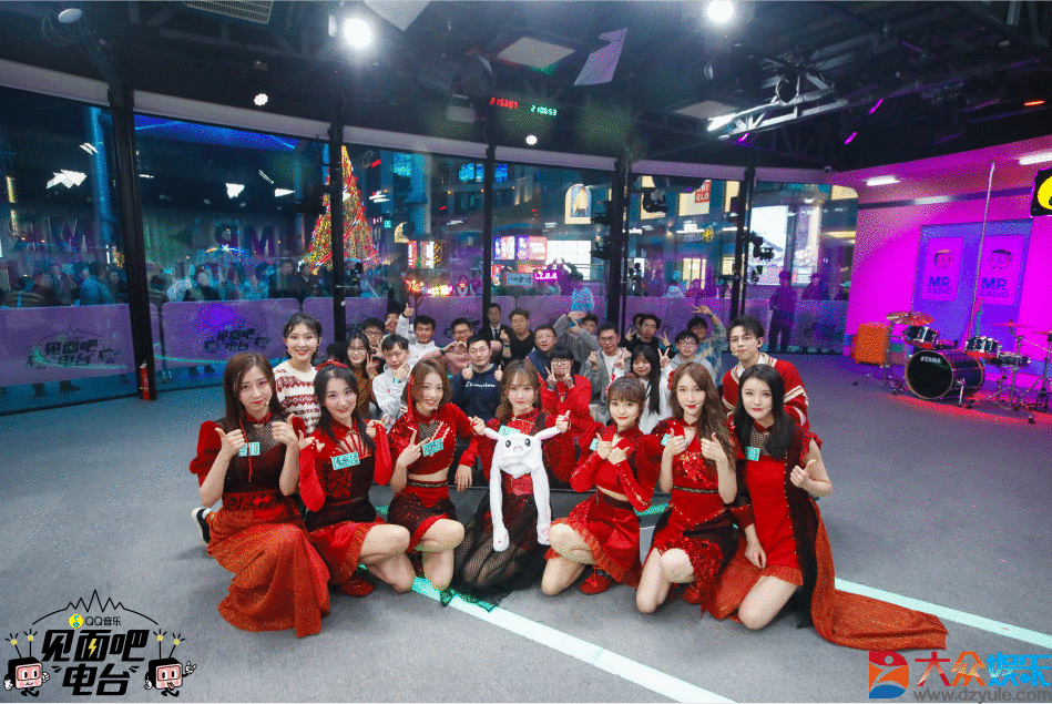 SING女团亮相QQ音乐《见面吧，电台》 新歌现场首唱