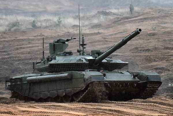 俄军T-90M主战坦克即将列装 配备新型贫铀穿甲弹
