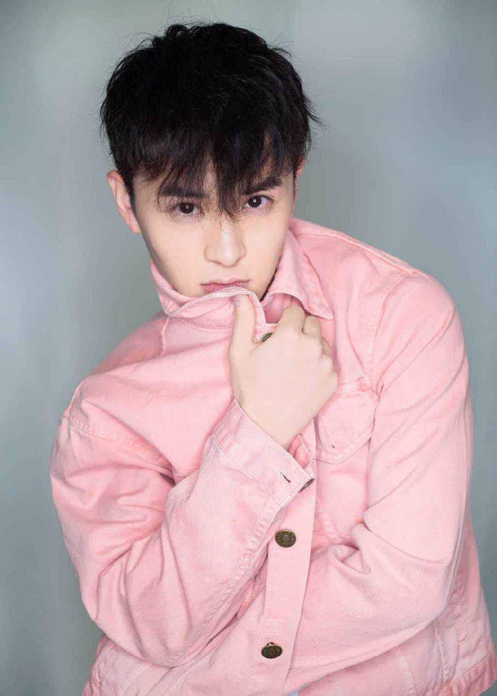 李雨桐公开恋情怎么回事 李雨桐男友是谁92年吴懿韬身份被扒还是个学生？