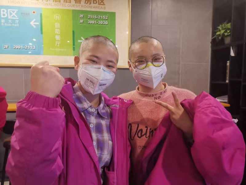 若干年后，待一切成为追忆，姑娘们，再来看看这张照片