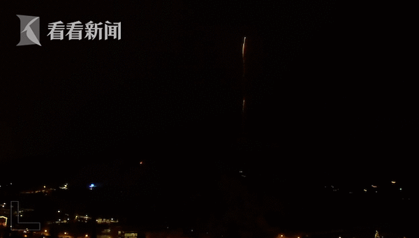 1.27吨！美国燃放全球最大烟花 映红黑夜