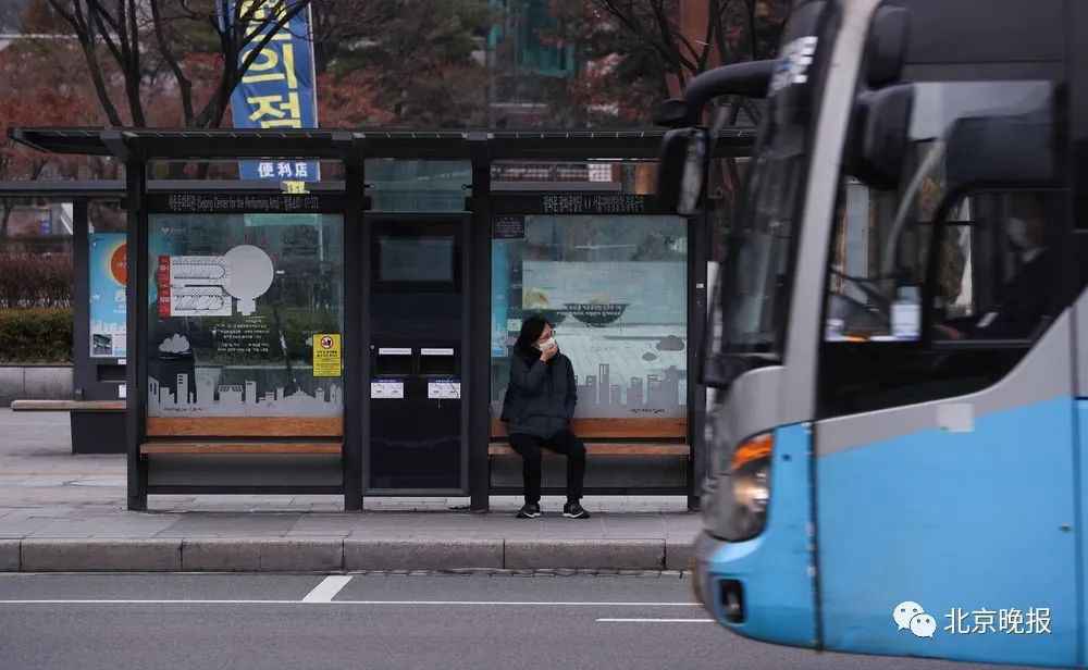 首尔市长遭围攻具体什么情况？ 集会组织者：室外根本没有感染风险