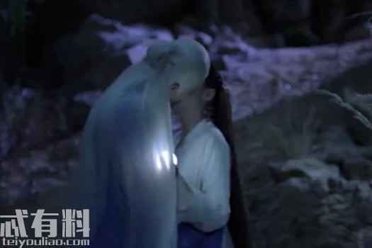 枕上书白滚滚和东华什么时候相认 白滚滚的真身是什么