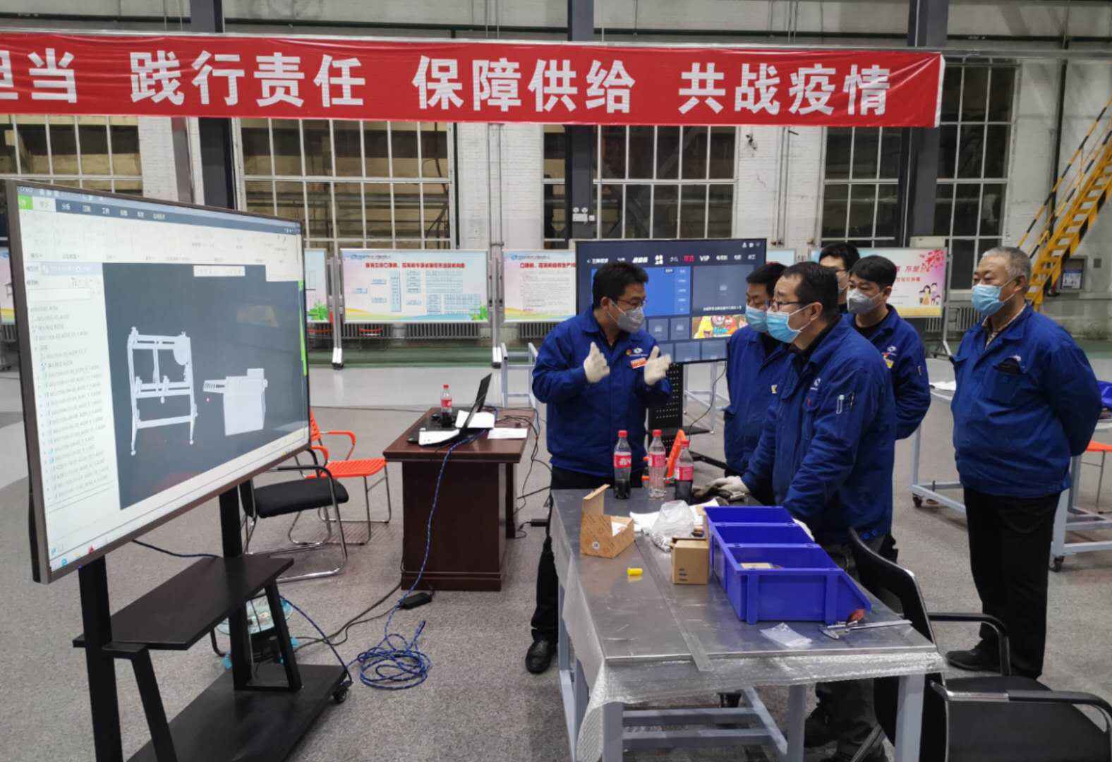 疫情之下的兵工人担当：做防护服有大家，造机器我们来！