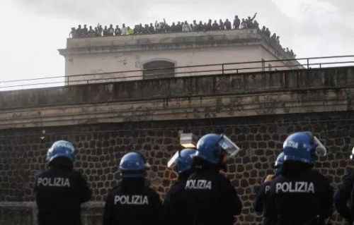 意大利监狱暴动什么情况 致20名囚犯越狱7名囚犯死亡