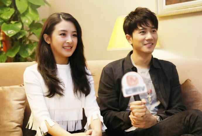 张含韵否认与彭冠英恋情说了什么 张含韵与彭冠英真正关系揭秘