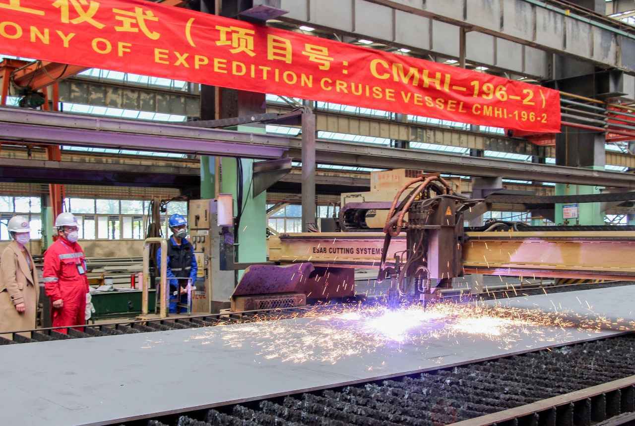 复工复产“三喜临门”，世界“最绿”邮轮下水