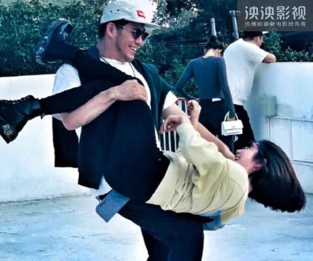李伯恩个人资料家庭背景 赵奕欢李伯恩在一起多久了恋爱始末