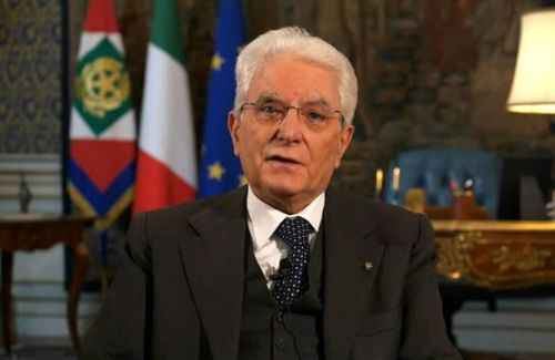 意大利总统说没出去理发怎么回事 意大利总统没理发照片