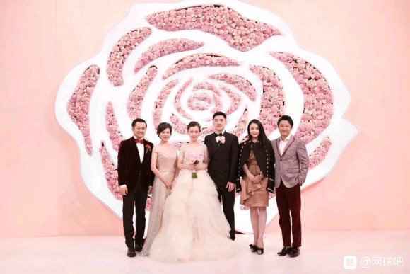 安踏集团CEO丁世忠的女儿与八马茶业董事长王文礼儿子婚礼现场图