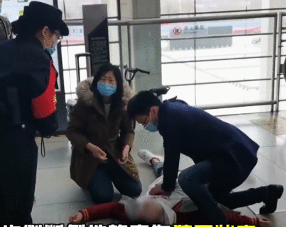 女医生为心脏骤停男子人工呼吸现场图曝光 马瑞个人资料介绍是哪个医院的
