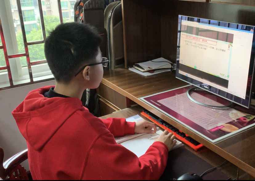一个月内十余次迭代，打掉教育直播“拦路虎”