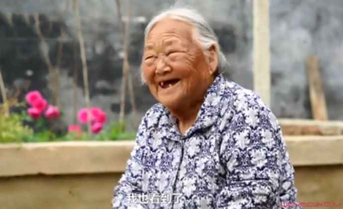 92岁奶奶骑三轮带30岁孙子兜风什么情况 具体详情画面曝光真是太可爱了