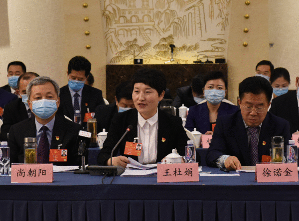 王杜娟代表：总书记关心的“受制于人”难题，我们已在实践中找到了答案