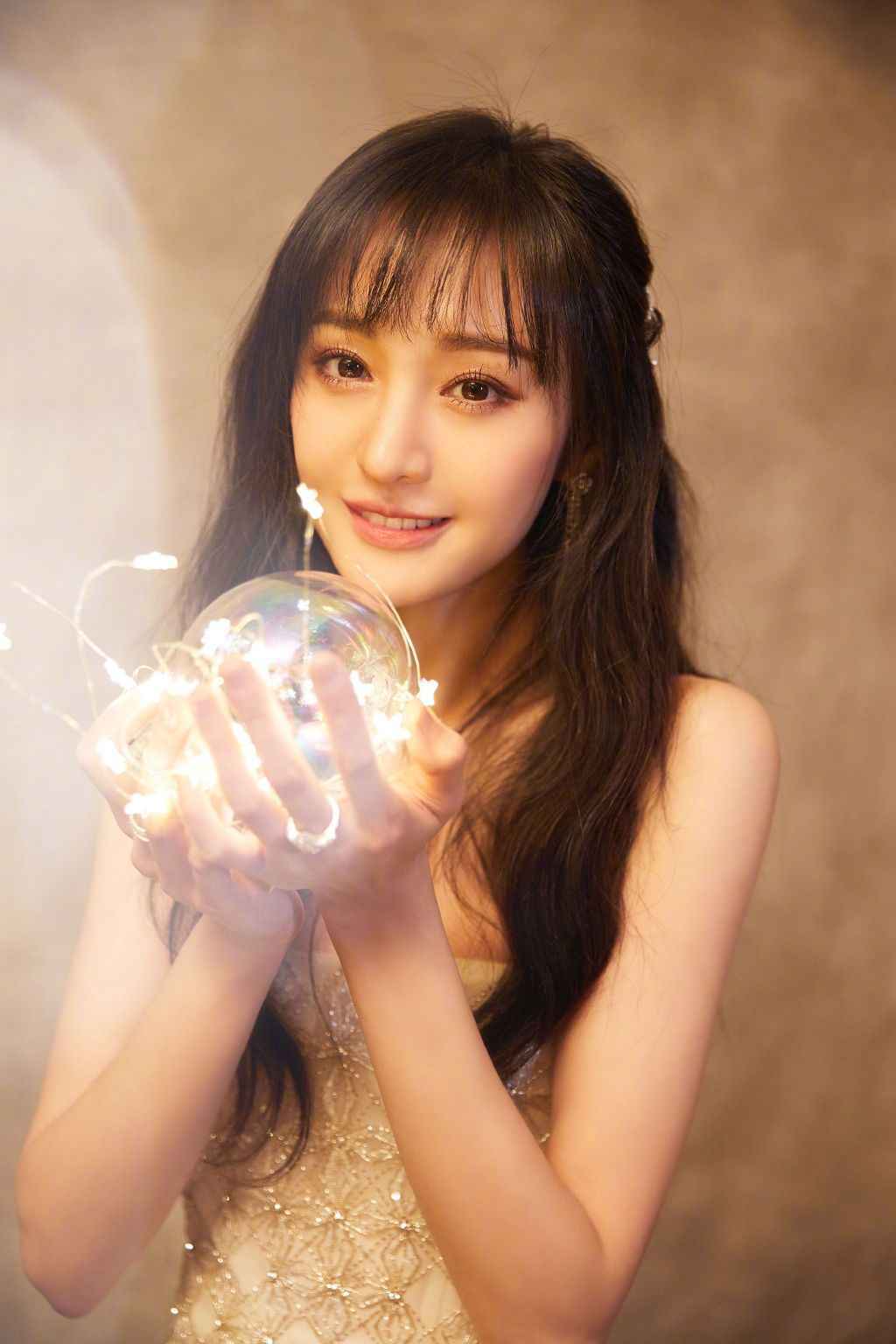 郑爽参演花千骨电影是真的吗？粉丝集体抵制郑爽演新电影