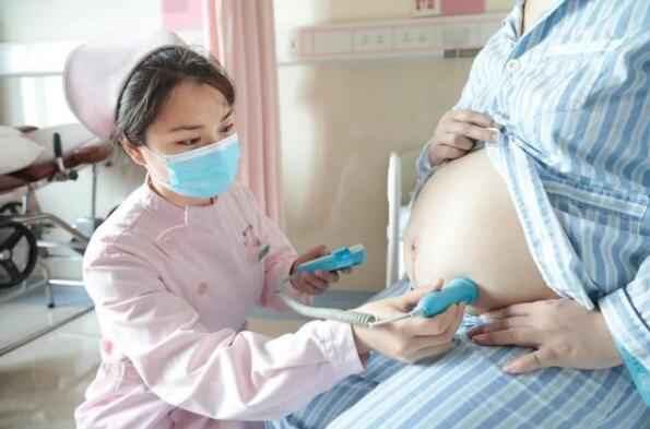 湖北一双胞胎兄弟相差10岁是怎么回事?什么情况?终于真相了,原来是这样!