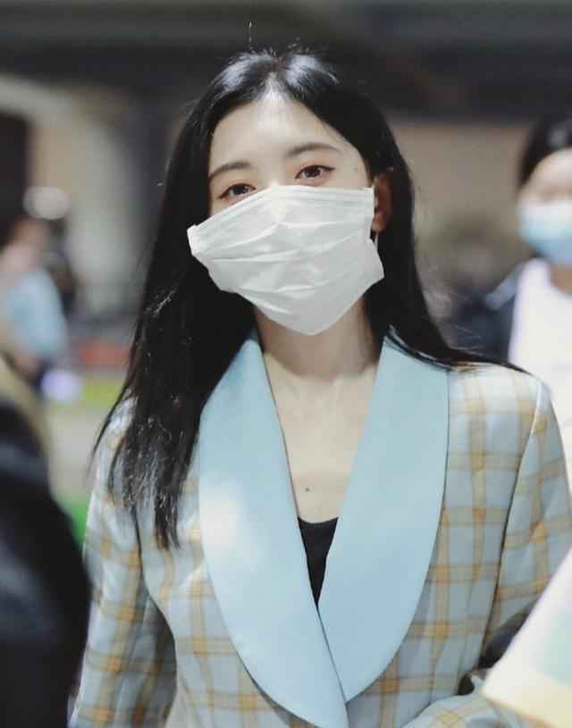 鞠婧祎戴口罩遭网友吐槽怎么回事 鞠婧祎戴口罩被吐槽真实原因曝光