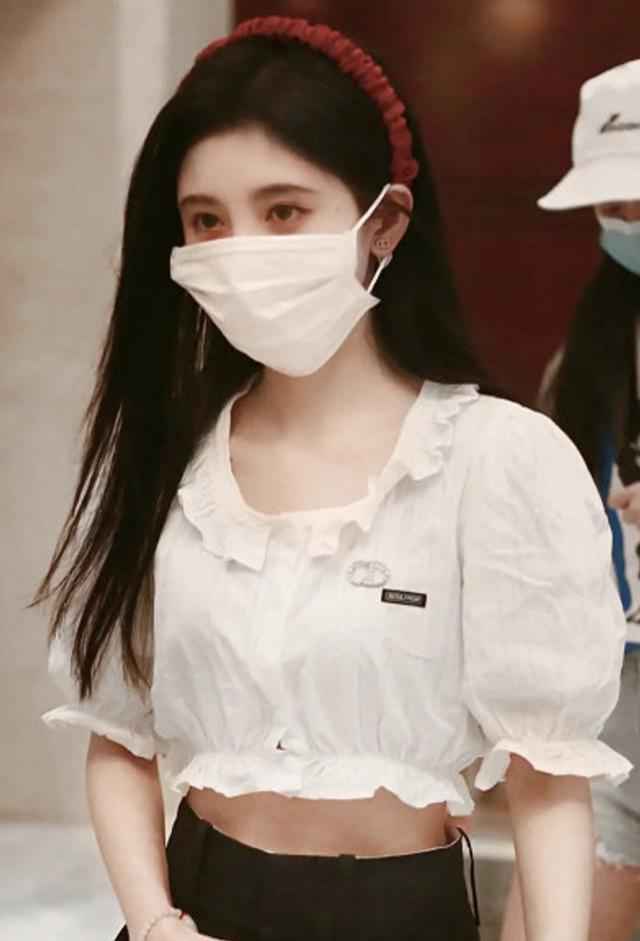 鞠婧祎戴口罩遭网友吐槽怎么回事 鞠婧祎戴口罩被吐槽真实原因曝光