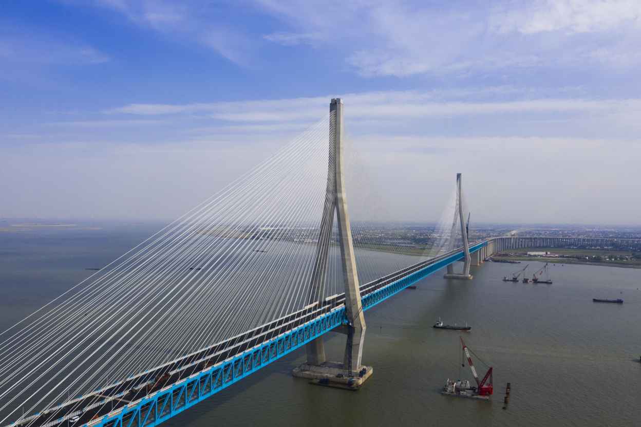 世界首座！主跨千米的沪苏通长江公铁大桥建成通车