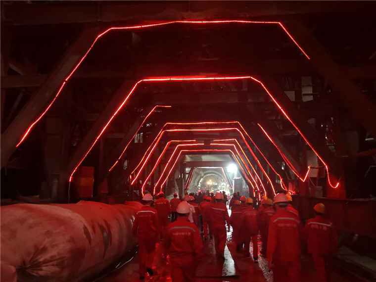 云南上半年铁路完成建设投资154.2亿元 同比增长超三成