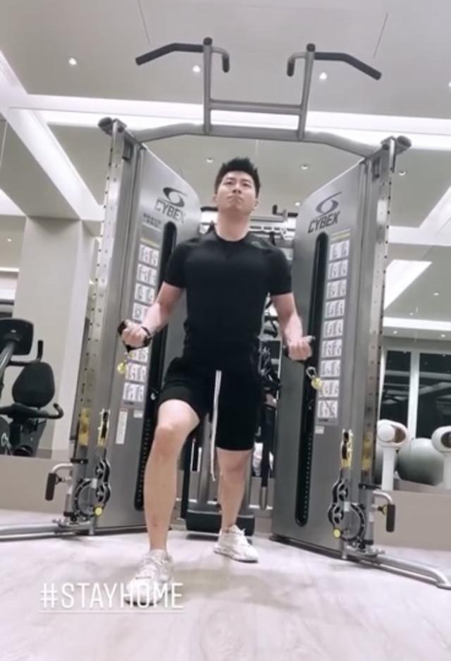 何超莲窦骁疑已同居是真的吗 何超莲窦骁什么时候在一起的