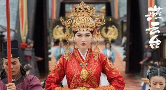 何超莲窦骁疑已同居是真的吗 何超莲窦骁什么时候在一起的