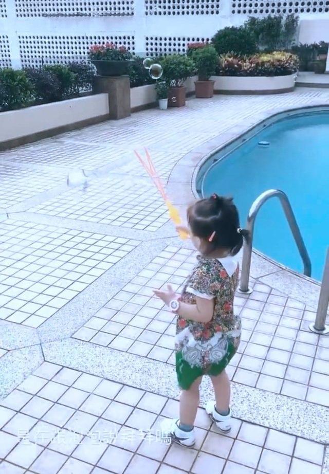 何超莲窦骁疑已同居是真的吗 何超莲窦骁什么时候在一起的