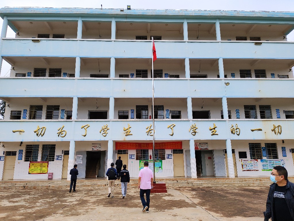 给山里孩子一双白鹭的翅膀