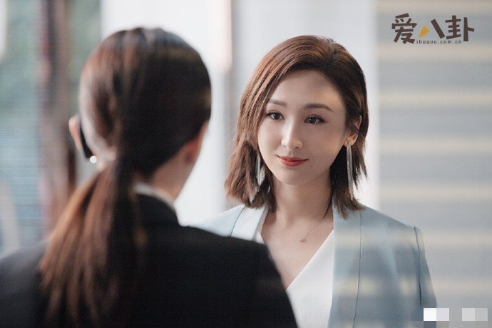 三十而已梁正贤未婚妻第几集出现？梁正贤跟王漫妮的结局是什么？