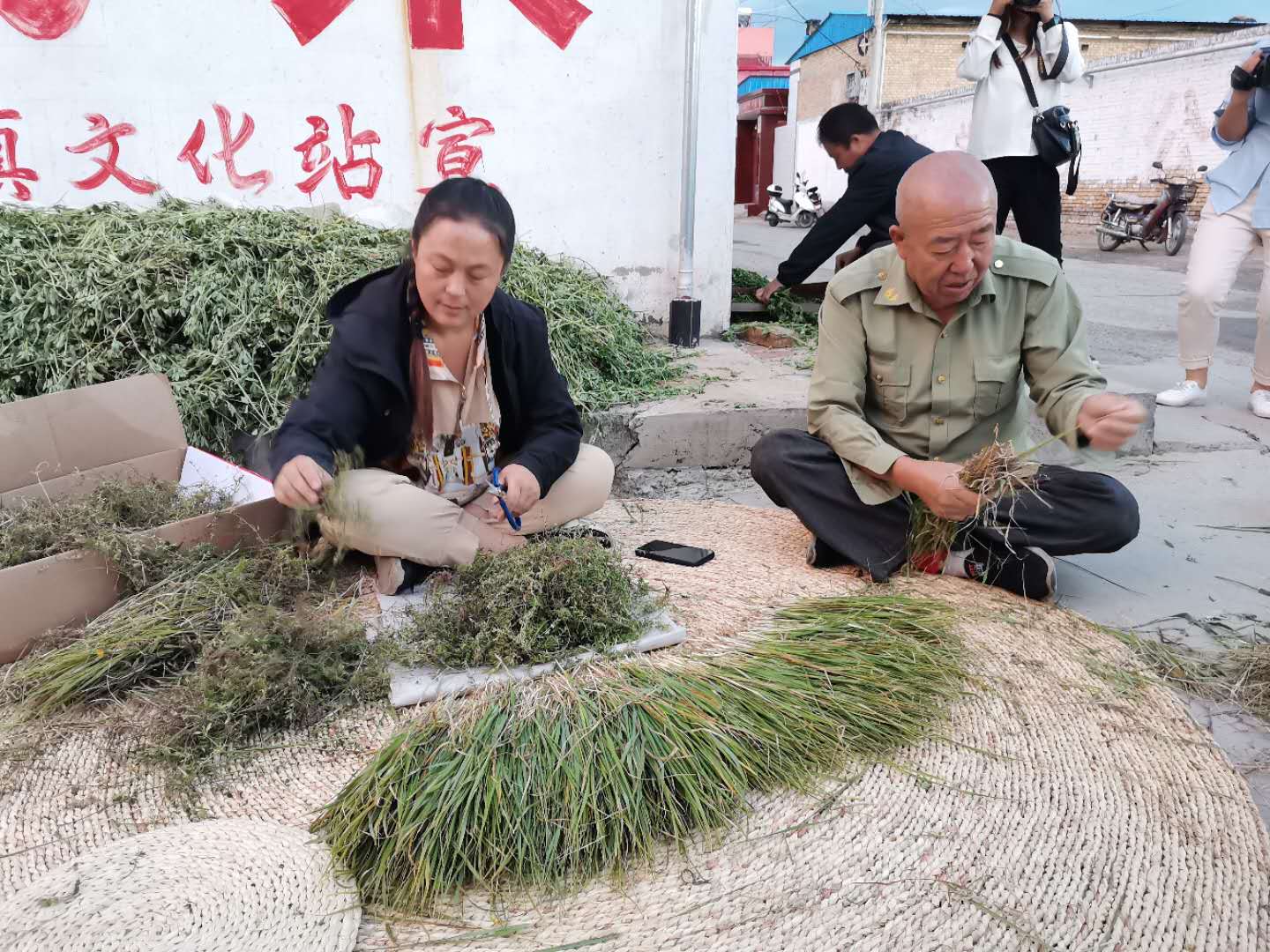 卫红宇：让“香包包”成为残疾人的“钱包包”