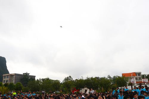2020年全国科普日河池活动举行 无人机飞行表演精彩上演