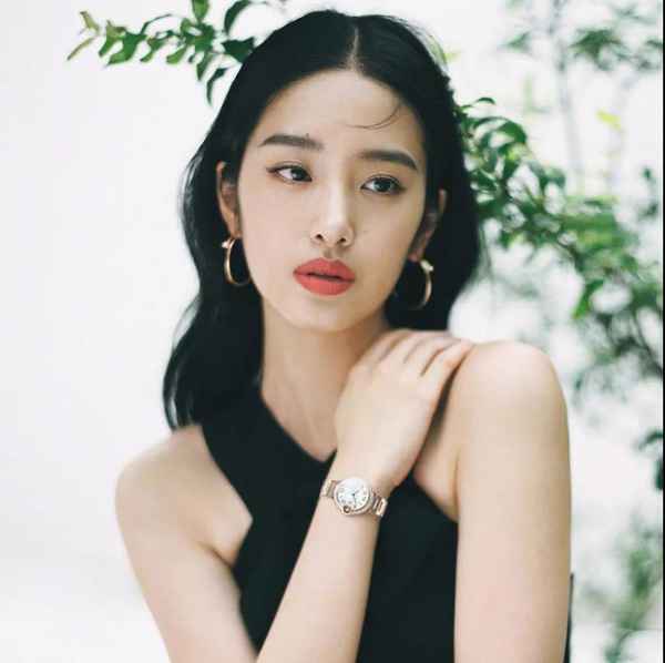 女演员努力起来真可怕,居然要和时尚博主抢饭碗!