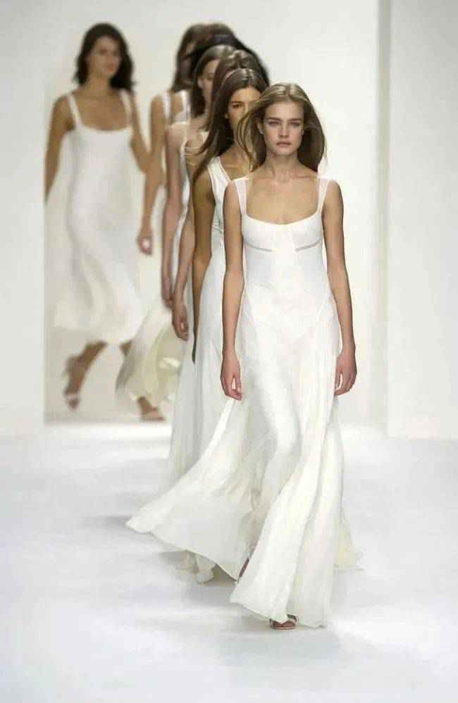 LVMH“太子妃”完婚:我不是灰姑娘,一路奔跑着找到了自己的仙境