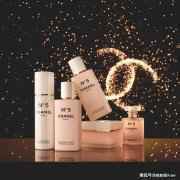 CHANEL 香奈儿2020圣诞彩妆链带图腾,超美噢