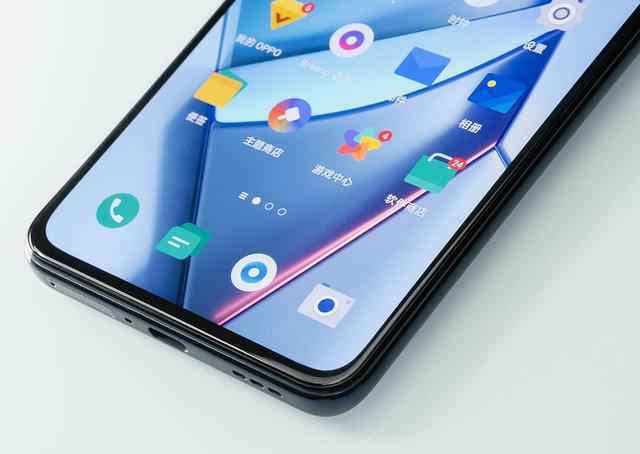发布仅半年下跌1000元,65W线充+40W无线充电,借助双11加速退场