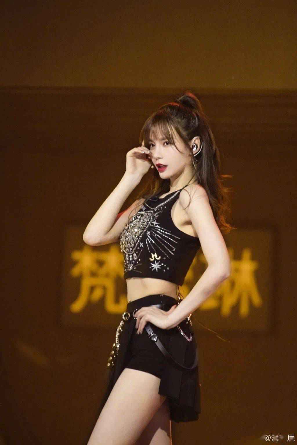 素颜曾黑上热搜 现在却成为了美肤扛把子 沈梦辰到底做了啥?