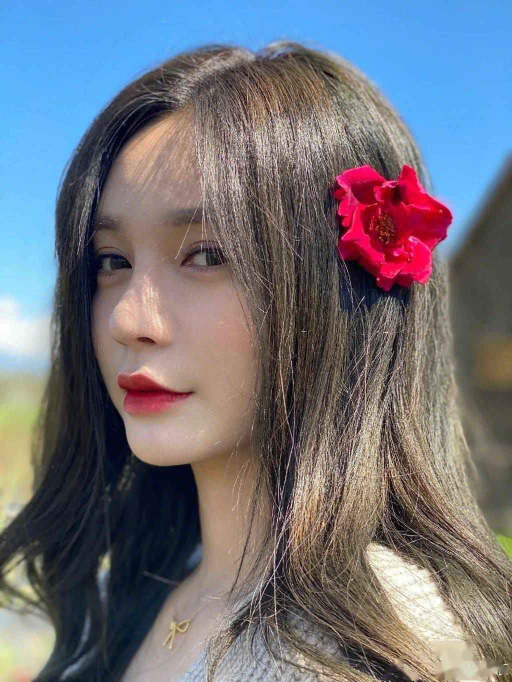 素颜曾黑上热搜 现在却成为了美肤扛把子 沈梦辰到底做了啥?