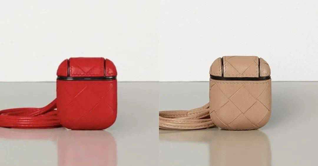 明星挚爱?CHANEL新出耳机收纳袋要七千几...LV/GUCCI/YSL都有!