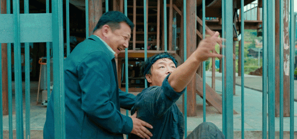 虐哭黄渤,频频作“恶”,却收获千万粉丝,被央视点赞,这个网红凭什么?