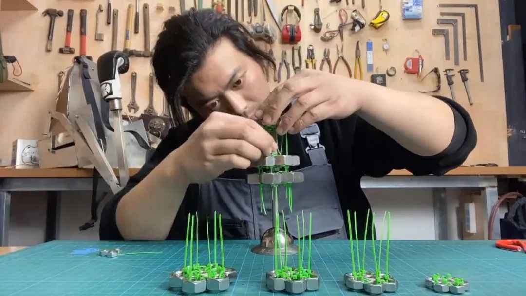 虐哭黄渤,频频作“恶”,却收获千万粉丝,被央视点赞,这个网红凭什么?
