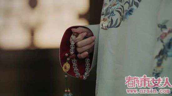皇后娘娘的手串、嘉嫔的化妆刷 延禧攻略同款一次看个够! 皇后娘娘的手串、嘉嫔的化妆刷 延禧攻略同款一次看个够!