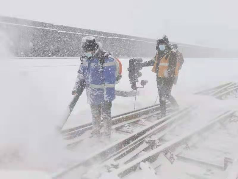 智能监控！万余次出动！哈铁保安全全力迎战大风雪