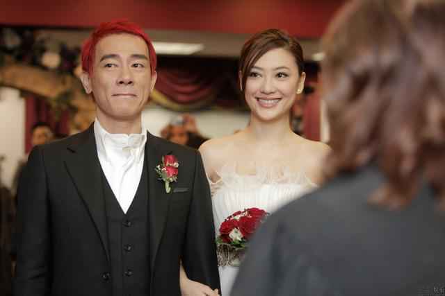 多情的陈小春，娶了小16岁的应采儿，变成“妻管严”也心甘情愿