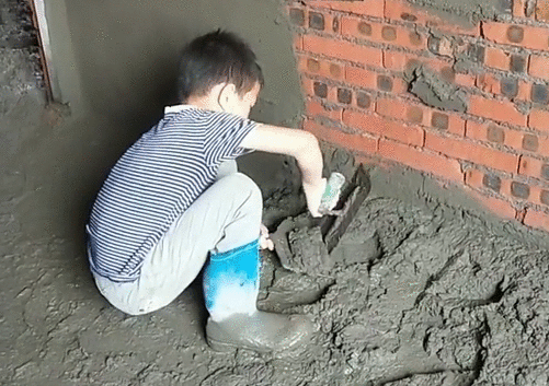“抹灰工宝宝”走红,龙生龙凤生凤,龙王爷的儿子都会水! “抹灰工宝宝”走红,龙生龙凤生凤,龙王爷的儿子都会水!