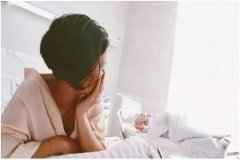 <b>孕妇独自带大宝赶医院生二胎，婆婆打麻将关机，寒心！</b>