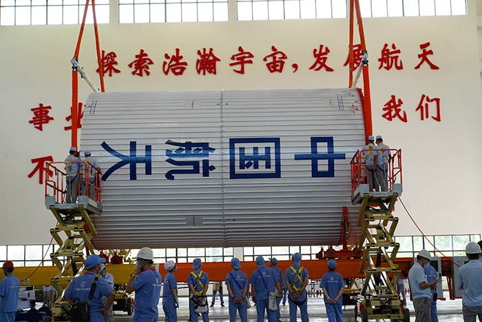 向天图强叩苍穹——西昌卫星发射中心建功中国航天五十年全景扫描之二