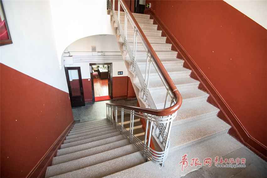 组图:走进百年沧桑的胶澳总督府 这里印刻着时光烙印